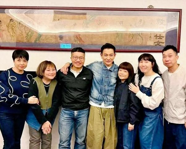 63岁刘德华回应70岁还会唱歌吗
