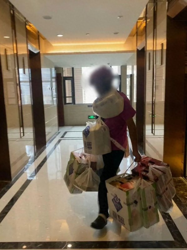 杨帆配资 狂奔的山姆, 超载的骑手